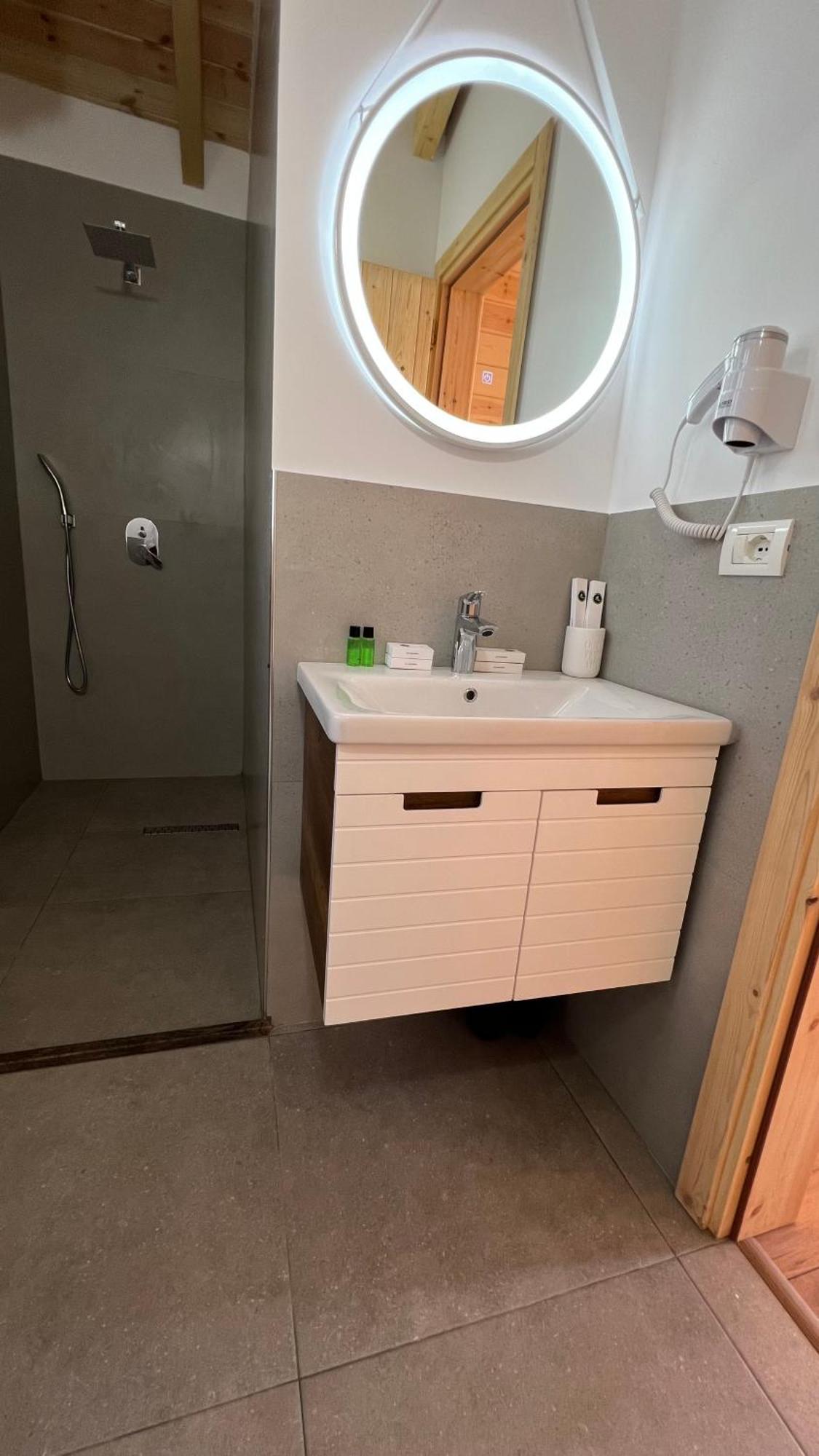 Fishta Guesthouse - Mrizi I Zanave Fishte Екстериор снимка
